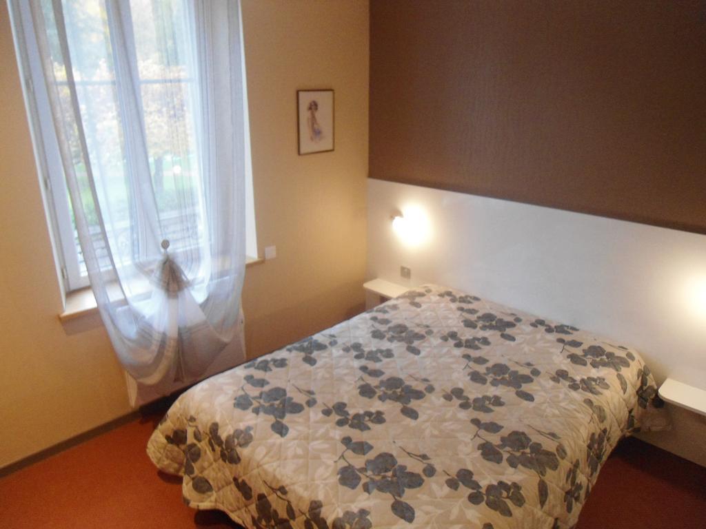 Hotel Des Vosges Contrexeville Phòng bức ảnh